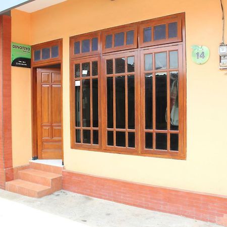 Dinotiyo Homestay Batu  Luaran gambar