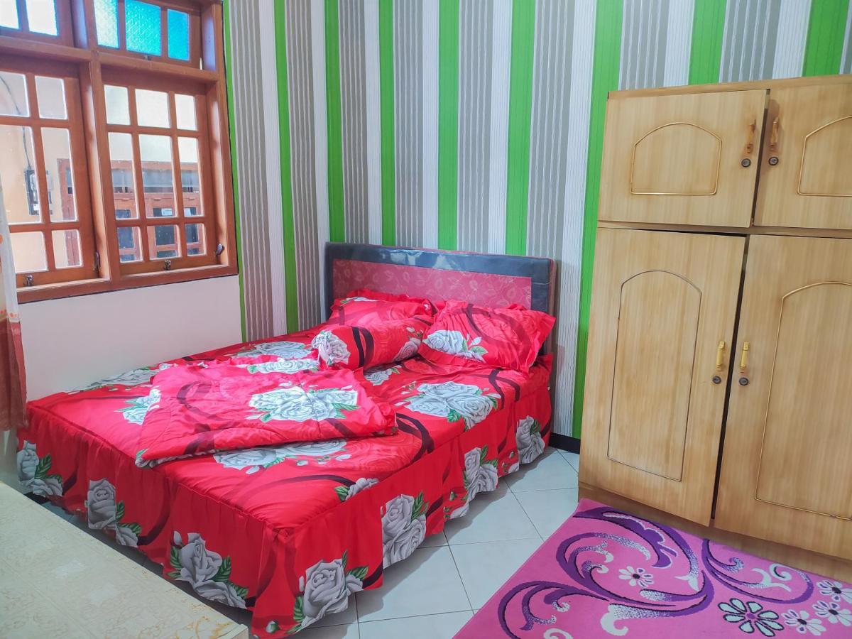 Dinotiyo Homestay Batu  Luaran gambar