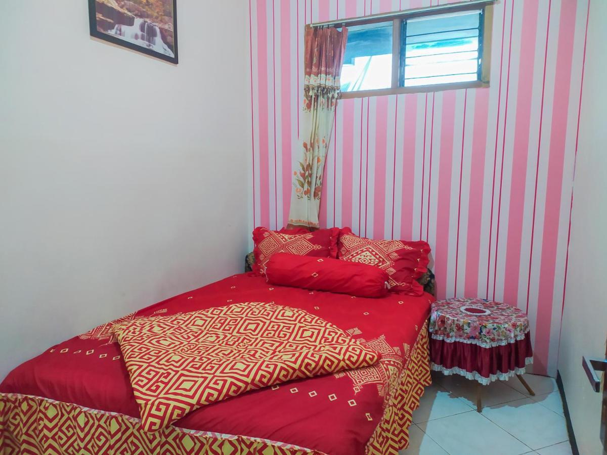 Dinotiyo Homestay Batu  Luaran gambar