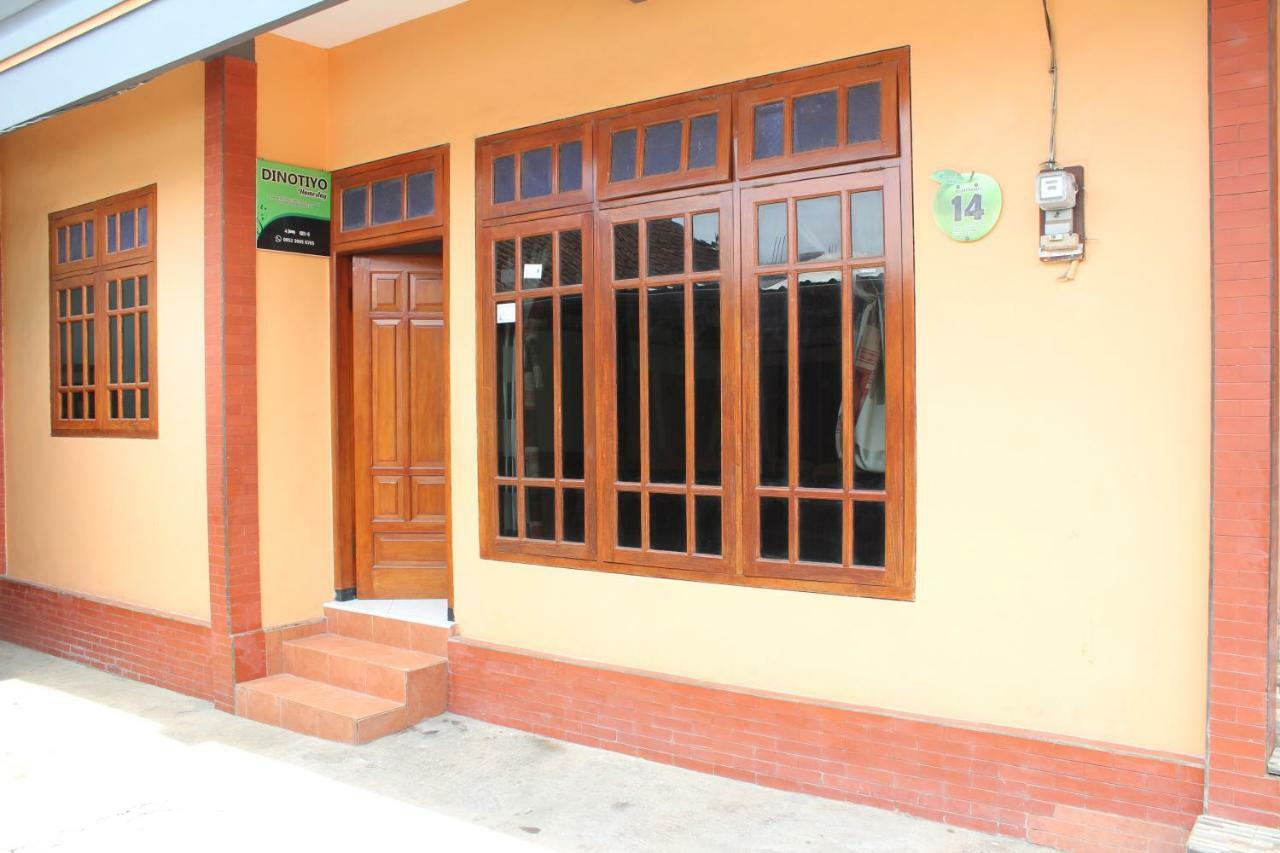 Dinotiyo Homestay Batu  Luaran gambar